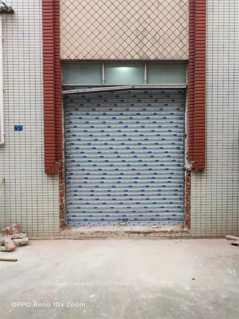 不（bú）鏽鋼卷閘門現場安裝圖片 (6)