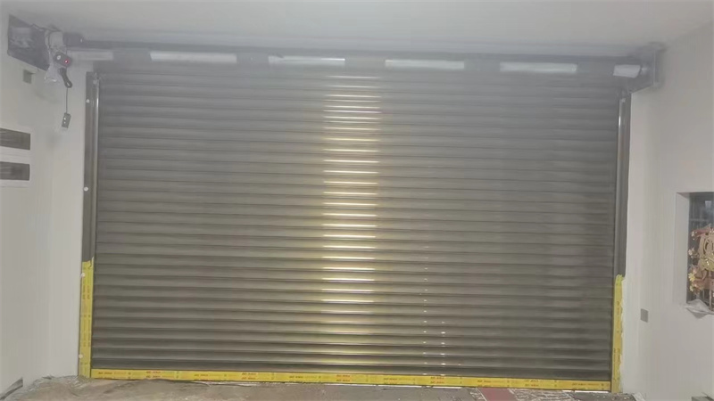 雙層鋁（lǚ）合（hé）金卷閘門 (7)