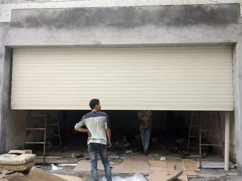 雙（shuāng）層鋁合金卷閘門工（gōng）地現場（chǎng） (2)